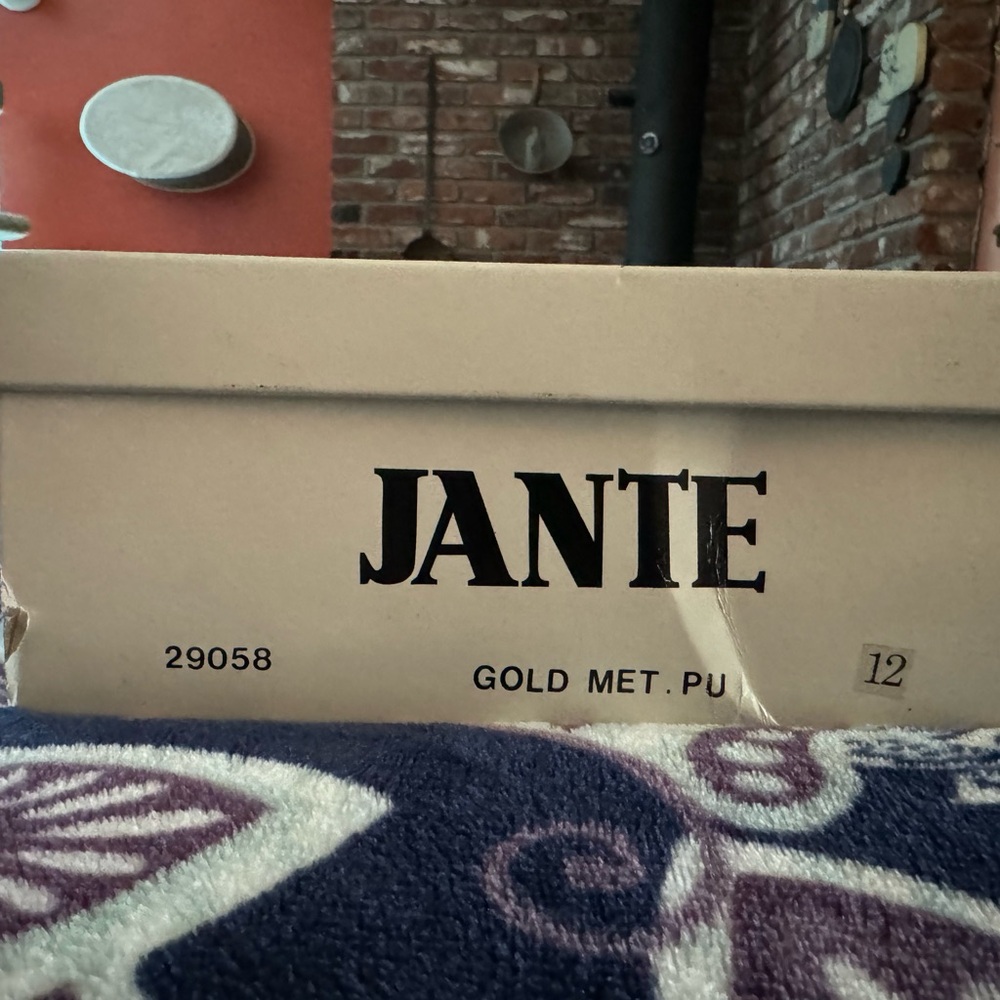 Gold Jante Stilettos, size 12